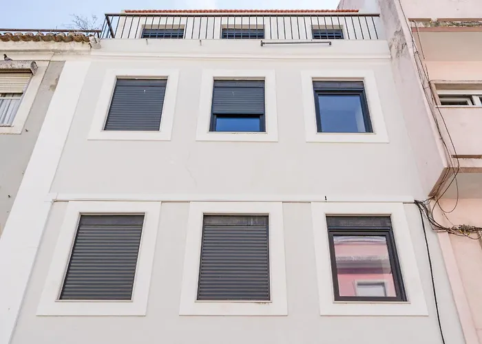 Lapa Charm Apartments With Patio
